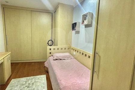 Casa à venda com 3 suítes no condomínio Itapuã XI, São Paulo - SP