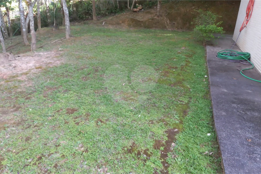 Casa à venda com 4 quartos, sendo 2 suítes, no condomínio Cinco Lagos, Mairiporã - SP