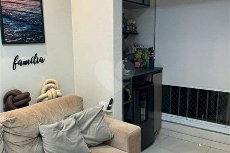 Apartamento à venda com 2 quartos, sendo 1 suíte,  em Continental, Osasco, SP