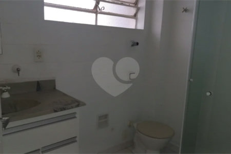 Sobrado à venda com 4 quartos, sendo 1 suíte, em Vila Vitório Mazzei, São Paulo, SP