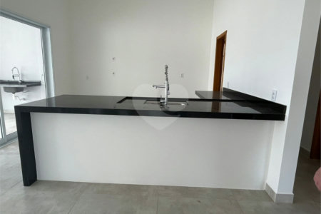 Casa à venda com 3 suítes no condomínio Vida Real, Itupeva - SP