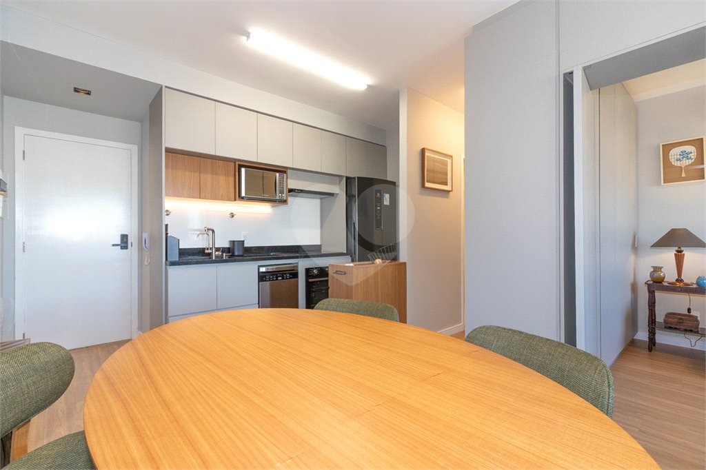 Apartamento de 68m² com 2 Quartos (1 Suíte) e 1 Vaga no Condomínio Downtown - República
