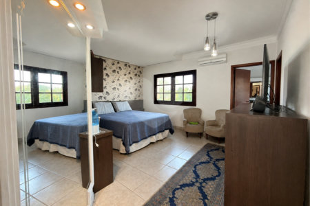 Casa à venda com 5 suítes no condomínio Parque Village Castelo, Itu - SP
