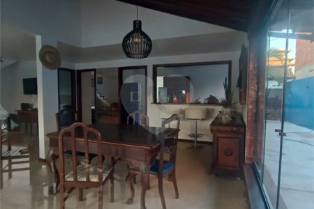 Casa à venda com 3 quartos, sendo 2 suítes,  em São José, Armação dos Búzios, RJ
