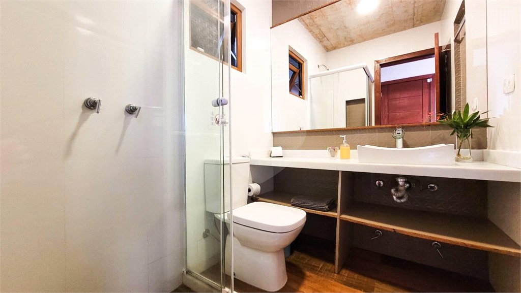 Casa à venda com 5 quartos, sendo 4 suítes,  em Albatroz, Armação dos Búzios, RJ