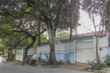 Casa Térrea à venda com 4 quartos, sendo 2 suítes, em Jardim das Bandeiras, São Paulo, SP