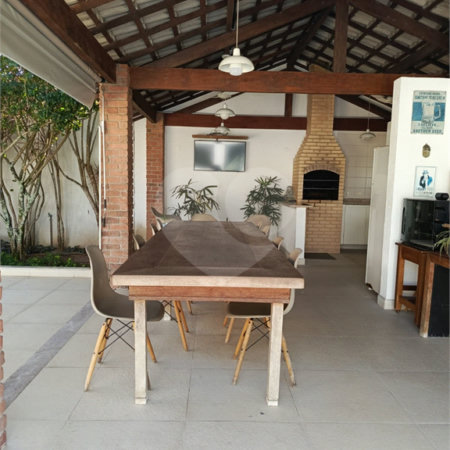 Casa à venda com 9 quartos, sendo 8 suítes, no condomínio Village Elisabete, Rio de Janeiro - RJ