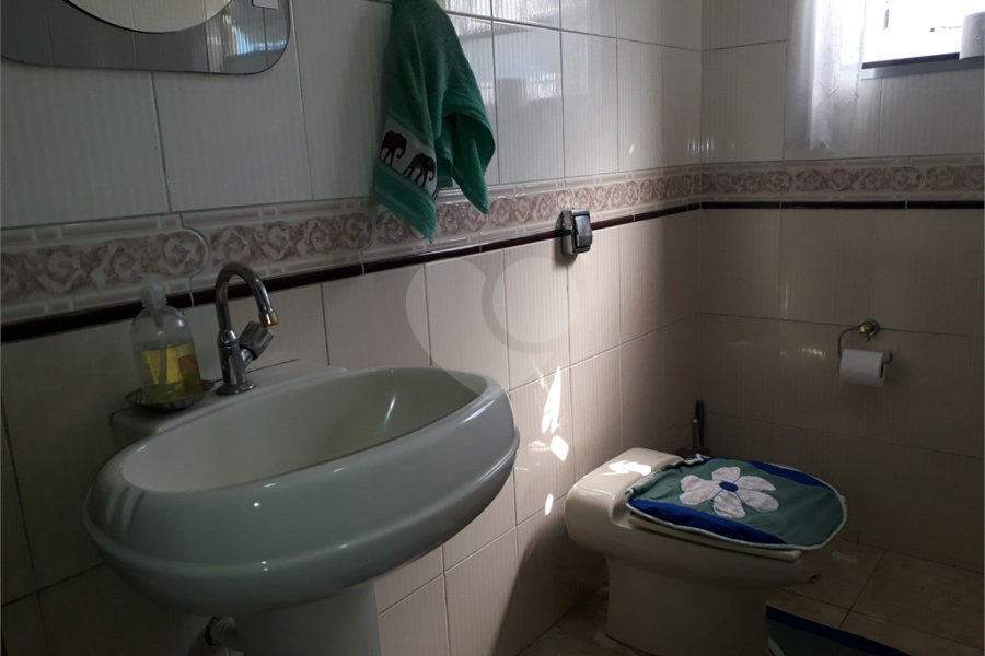 Sobrado à venda com 4 quartos, sendo 1 suíte, em Vila Constança, São Paulo, SP