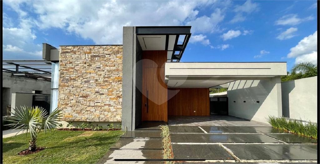 Casa à venda com 3 suítes no condomínio Residencial Granville, Atibaia - SP