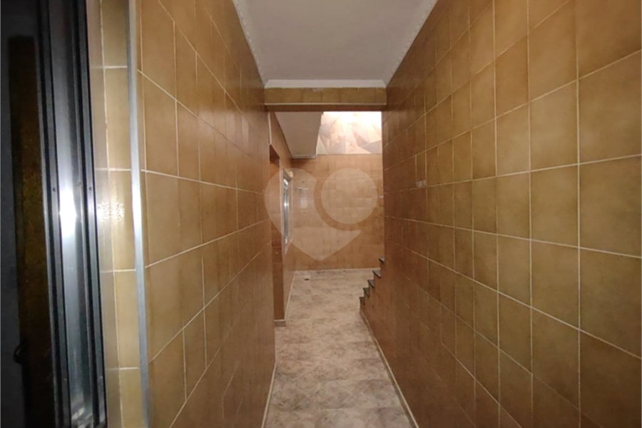Casa à venda com 3 quartos, sendo 1 suíte, no condomínio Vila Paiva, São Paulo - SP