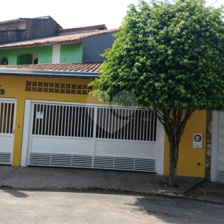 Casa à venda com 3 quartos, sendo 1 suíte, em Jardim dos Ipês, Suzano, SP