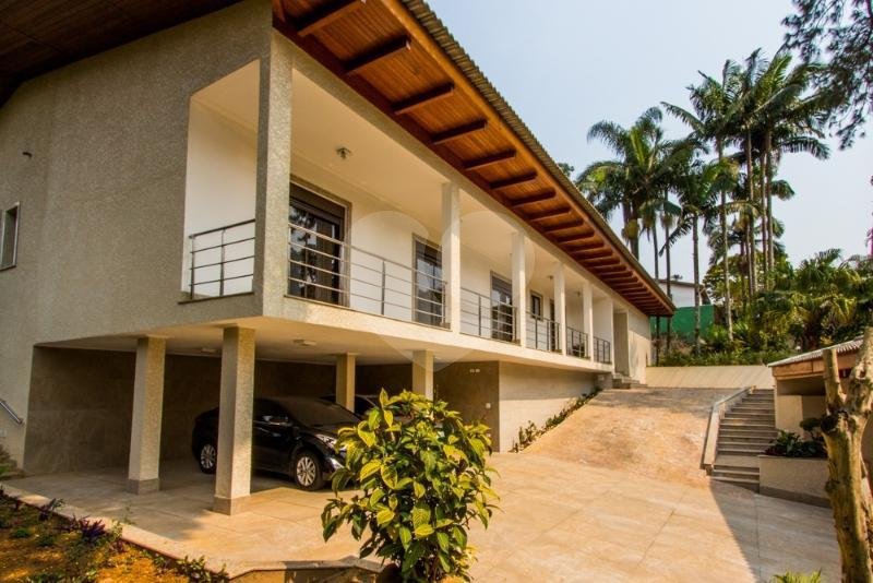 Casa Térrea à venda com 5 suítes em Jardim Marajoara, São Paulo, SP