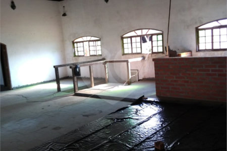 Casa à venda com 5 quartos, sendo 2 suítes, no condomínio Terras de Santa Rosa, Salto - SP