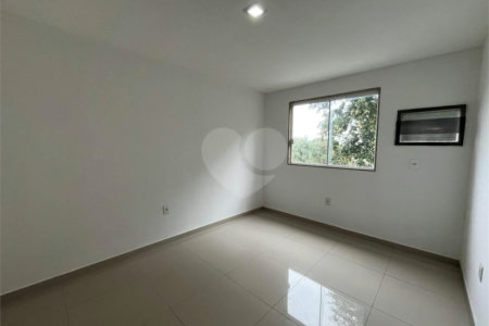 Casa à venda com 3 quartos, sendo 2 suítes, no condomínio Notting Hill - Campo Grande, Rio de Janeiro - RJ