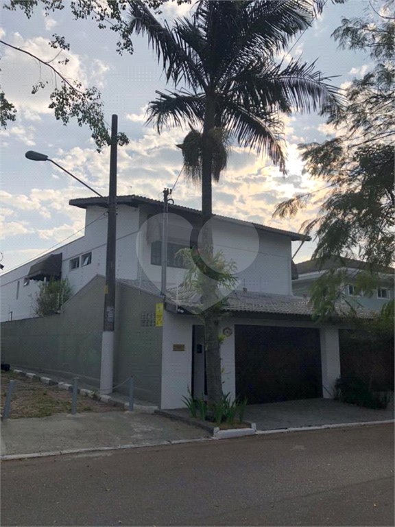 Sobrado à venda com 5 quartos, sendo 3 suítes, em Tremembé, São Paulo, SP