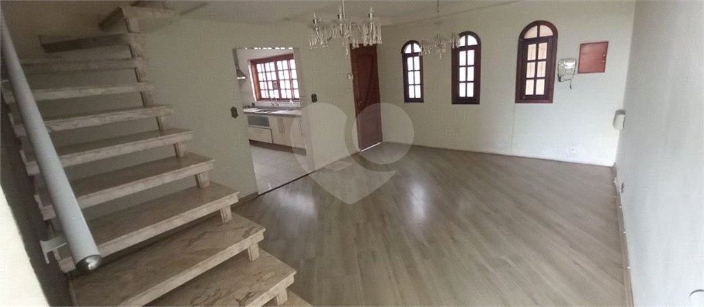 Sobrado para alugar com 3 quartos, sendo 1 suíte, em Parque Maria Domitila, São Paulo, SP