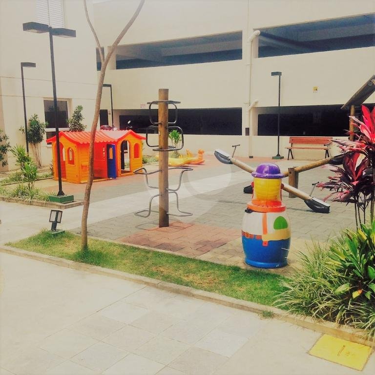 Apartamento com 03 dormitórios no Cambuci.