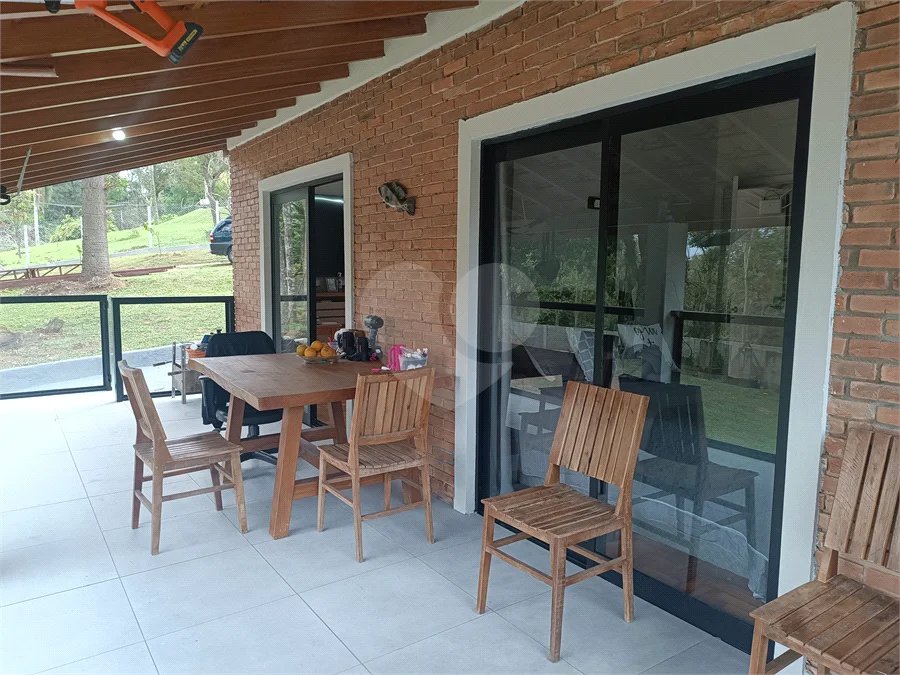 Chácara à venda com 3 quartos em Loteamento Recanto da Paz, São Roque, SP