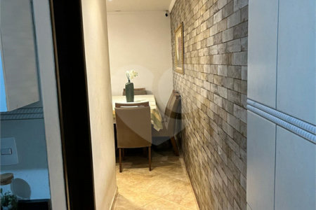 Sobrado à Venda na Cidade Líder com Quintal, Jardim e Excelente Localização