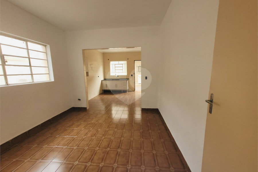 Casa à venda com 3 quartos, sendo 1 suíte, em Parque Maria Domitila, São Paulo, SP