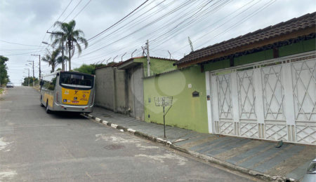 Casa à venda com 3 quartos, sendo 1 suíte,  em Jardim Fonte Áurea, Poá, SP