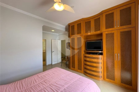 Casa à venda com 5 quartos, sendo 3 suítes, no condomínio Granja Olga III, Sorocaba - SP