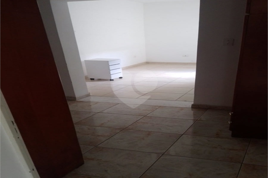 Sobrado à venda com 4 quartos em Vila Guilherme, São Paulo, SP