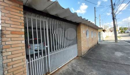 Casa à venda com 2 quartos, sendo 1 suíte,  em Vila Barão, Sorocaba, SP