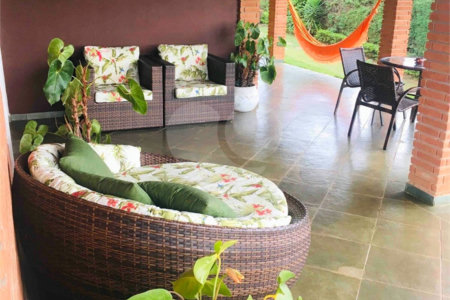 Casa à venda com 3 quartos, sendo 1 suíte,  no condomínio Vista Alegre, Bom Jesus dos Perdões - SP