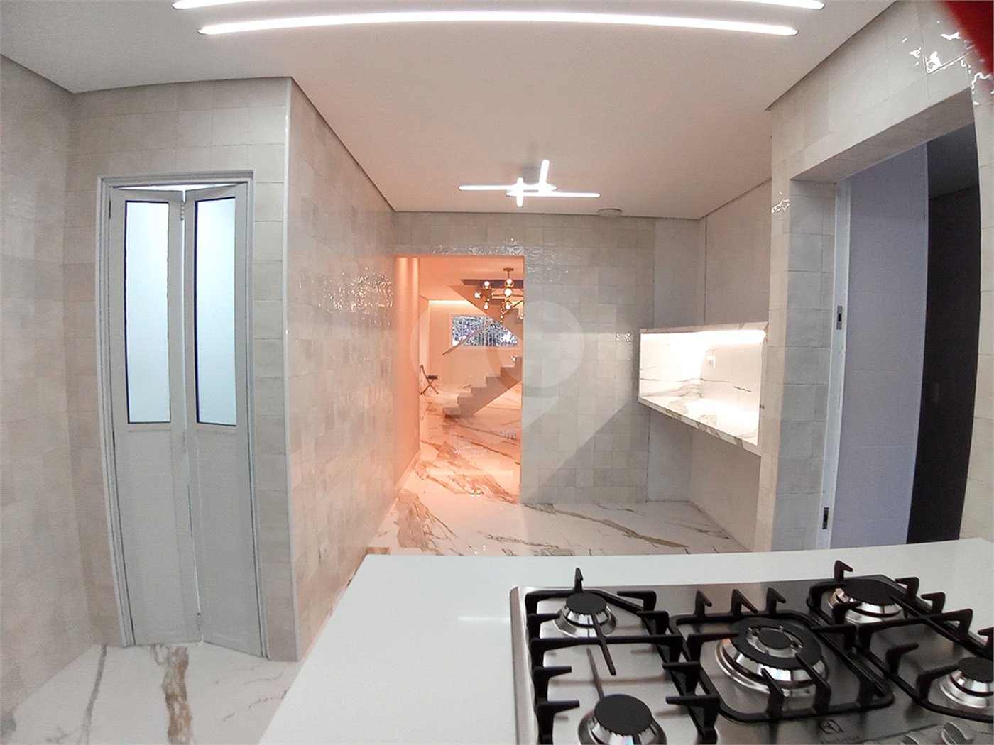 Sobrado à venda com 3 quartos, sendo 2 suítes, em Santana, São Paulo, SP