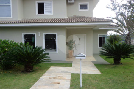 Casa à venda com 3 suítes no condomínio Terras de São Francisco, Vinhedo - SP