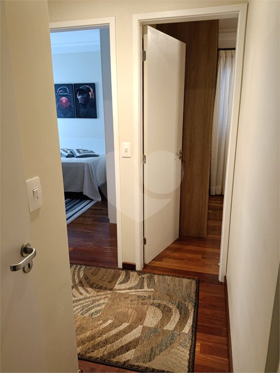 Apartamento na Região da Mooca. Excelente Localização com 3 Dormitórios sendo 1 Suíte e 2 Vagas de Garagem