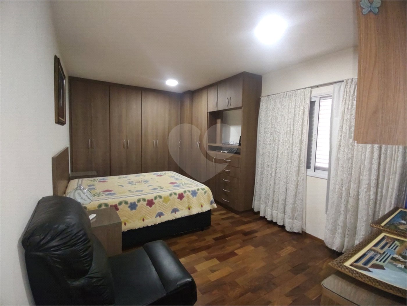 Casa à venda com 3 suítes no condomínio Morada das Hortênsias, São Paulo - SP