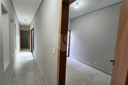 Casa à venda com 3 quartos, sendo 1 suíte, no condomínio Santinon, Sorocaba - SP