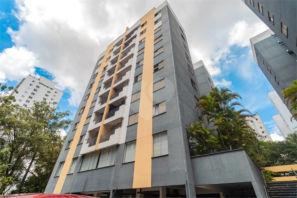 Apartamento à venda com 3 quartos, sendo 1 suíte, em Jardim Marajoara, São Paulo, SP
