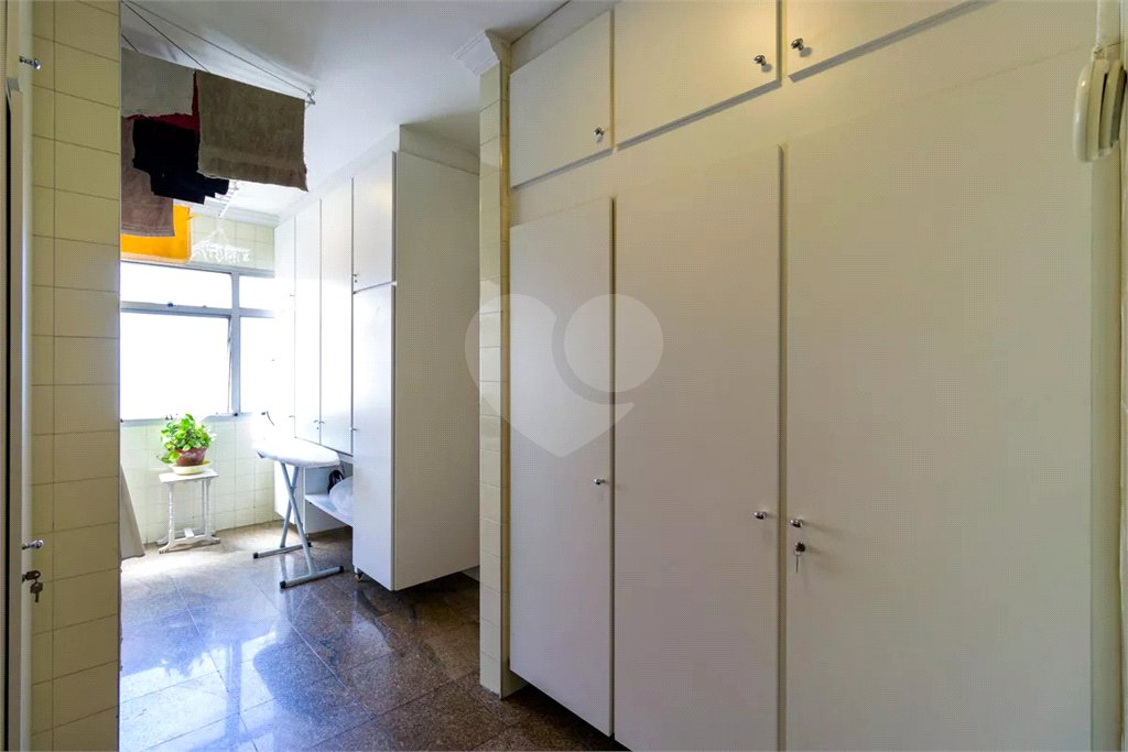 Apartamento à venda com 4 quartos, sendo 2 suítes, em Real Parque, São Paulo, SP