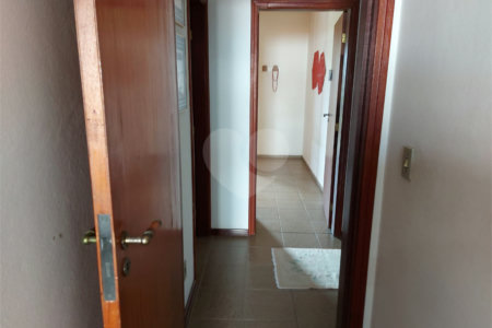 Sobrado à venda com 5 quartos, sendo 4 suítes, em Santa Rosa, Vinhedo, SP