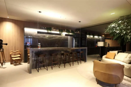 Apartamento à venda com 4 suítes em Vila Cordeiro, São Paulo, SP