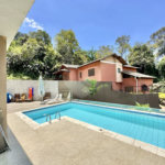 Casa à venda com 4 quartos, sendo 3 suítes, no condomínio Vilarejo, Carapicuíba - SP