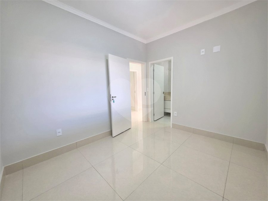 Casa à venda com 3 suítes em Marambaia, Vinhedo, SP