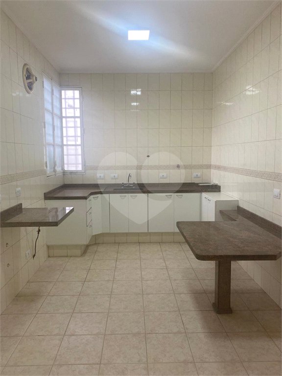 Sobrado à venda ou para alugar com 3 quartos, sendo 1 suíte, no Centro, Salto, SP