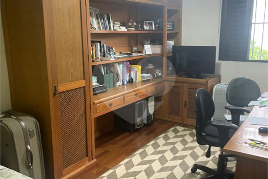 Sobrado à venda com 4 quartos, sendo 1 suíte, em Tremembé, São Paulo, SP