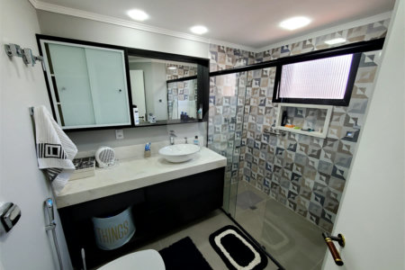 Apartamento à venda com 3 quartos, sendo 1 suíte,  em Santo Amaro, São Paulo, SP