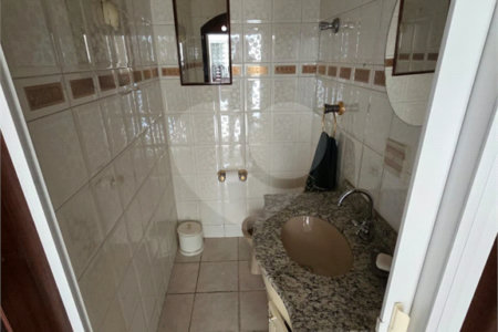 Sobrado à venda ou para alugar com 6 quartos, sendo 2 suítes, em Santana, São Paulo, SP