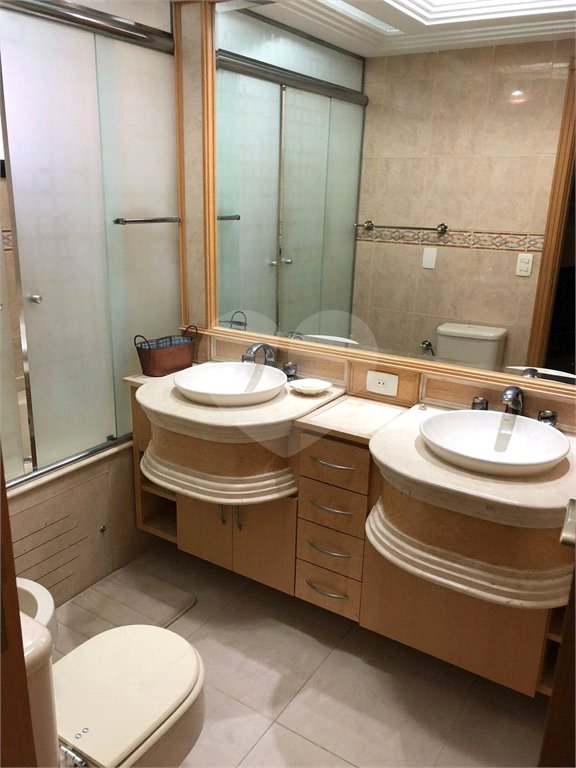 Apartamento à venda com 3 quartos, sendo 1 suíte,  em Bosque da Saúde, São Paulo, SP
