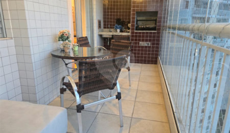 Apartamento à venda com 3 quartos, sendo 1 suíte, em Carandiru, São Paulo, SP