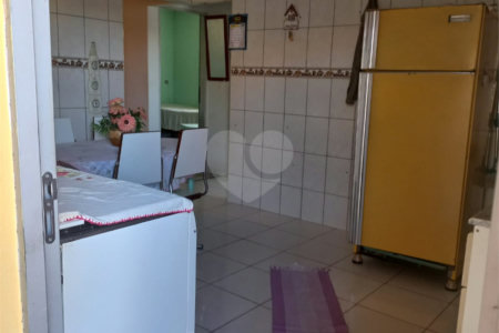 Casa à venda com 2 quartos em Vila Matias, Alambari, SP