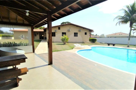 Chácara à venda com 6 quartos, sendo 4 suítes,  em Pinheirinho, Vinhedo, SP