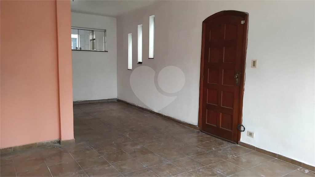 Sobrado à venda com 3 quartos em Jardim Odete, São Paulo, SP