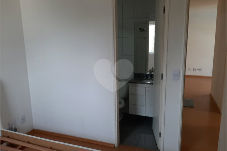 Apartamento à venda ou para alugar com 3 quartos, sendo 1 suíte,  em Vila Suzana, São Paulo, SP